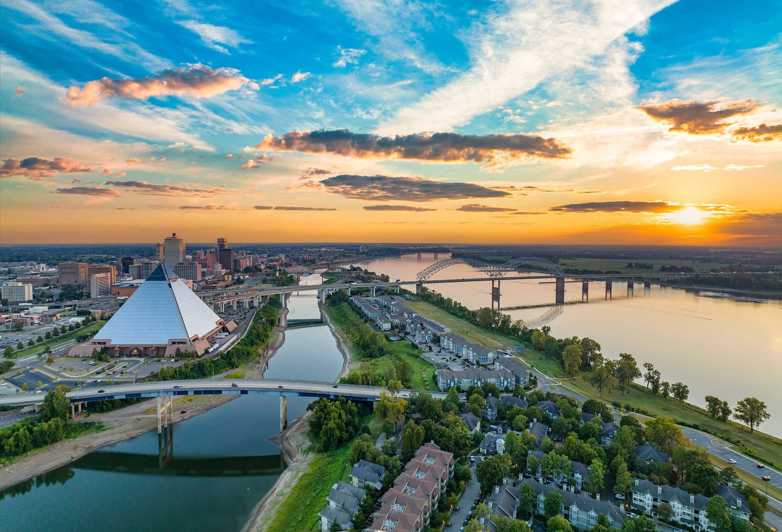 Memphis commercial district and skyline