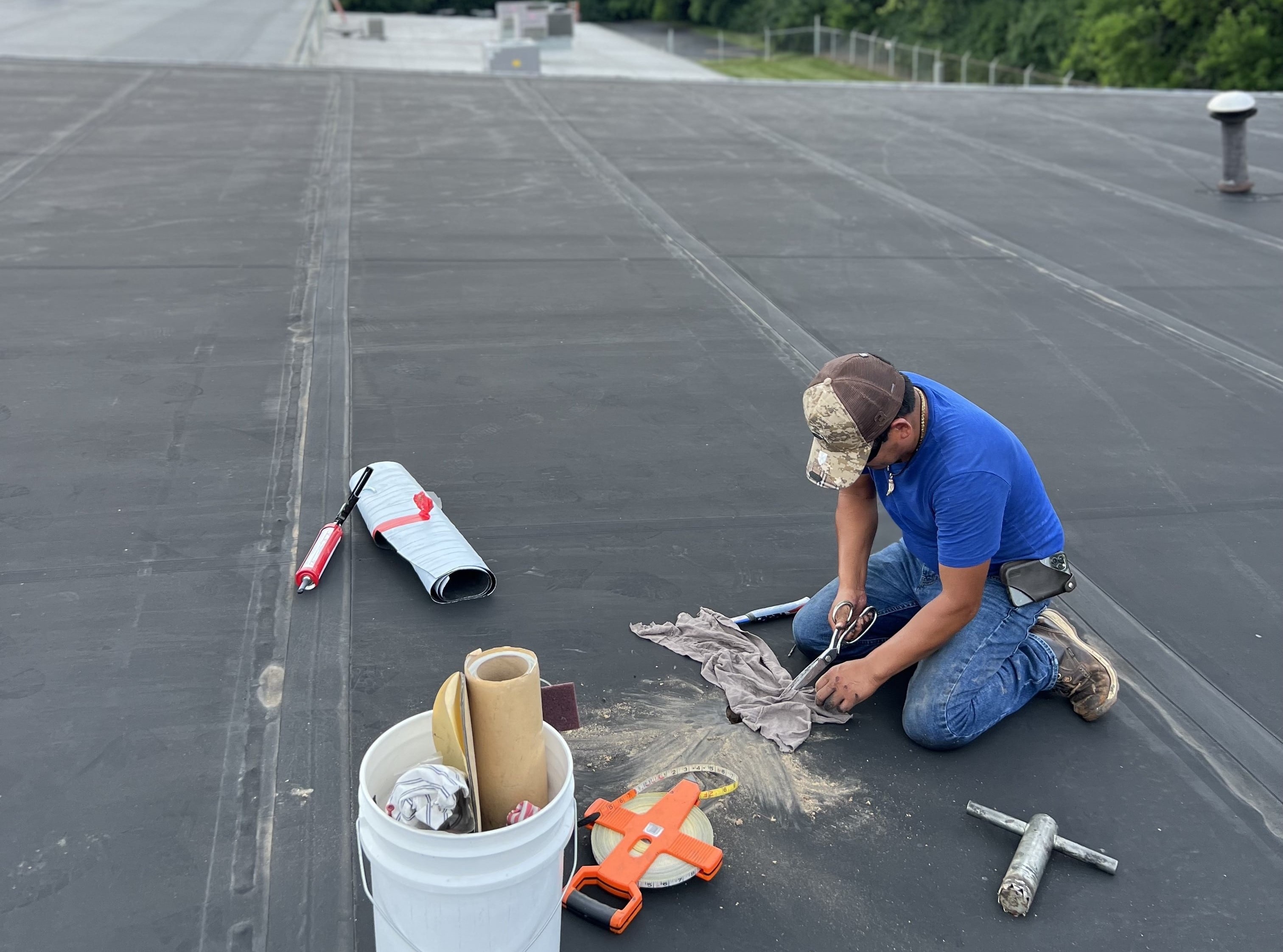 Commercial roof maintenance in Memphis